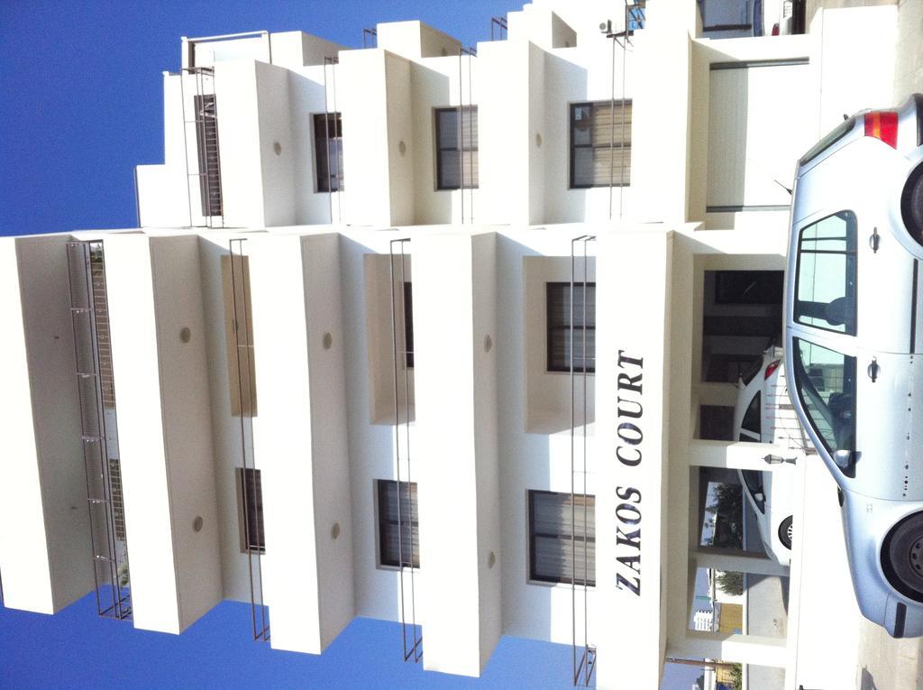 Zakos Court Apartments Larnaca Dış mekan fotoğraf