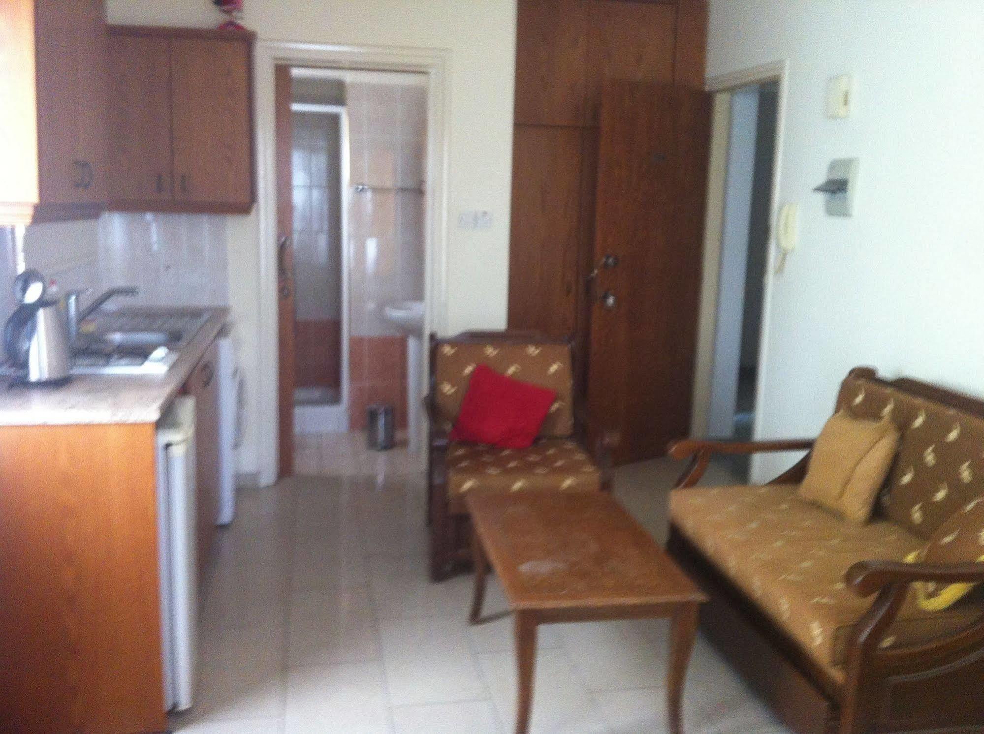 Zakos Court Apartments Larnaca Dış mekan fotoğraf